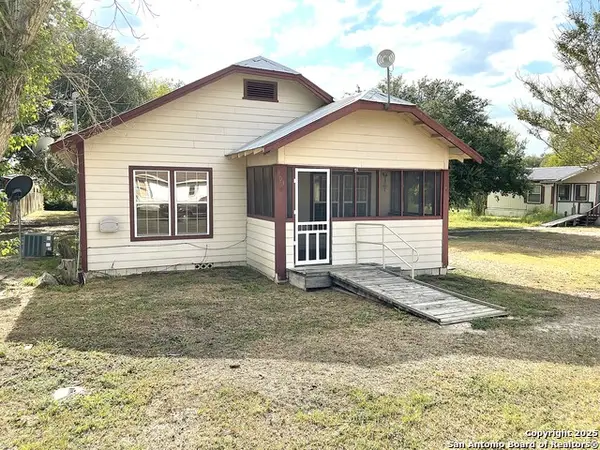 303 Milam, Pettus,  78146