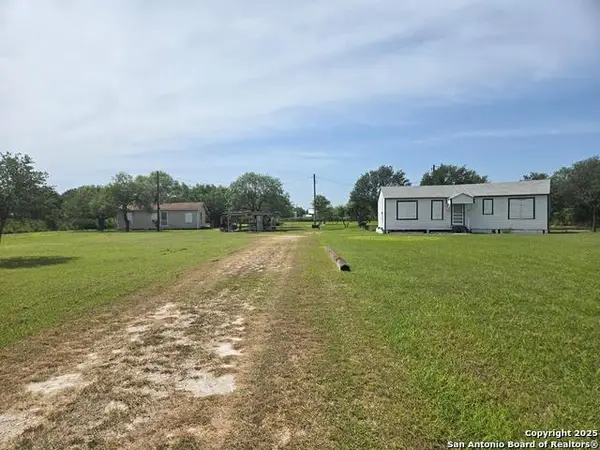 464 Cr 613, Skidmore,  78389