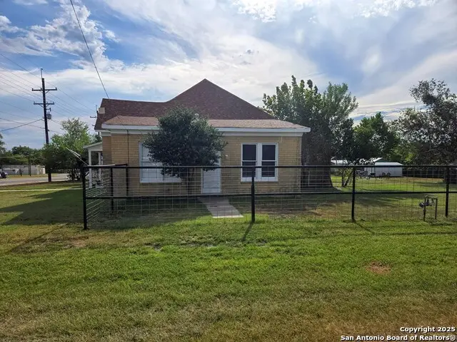 323 Main, Pettus, TX 78146 - #2