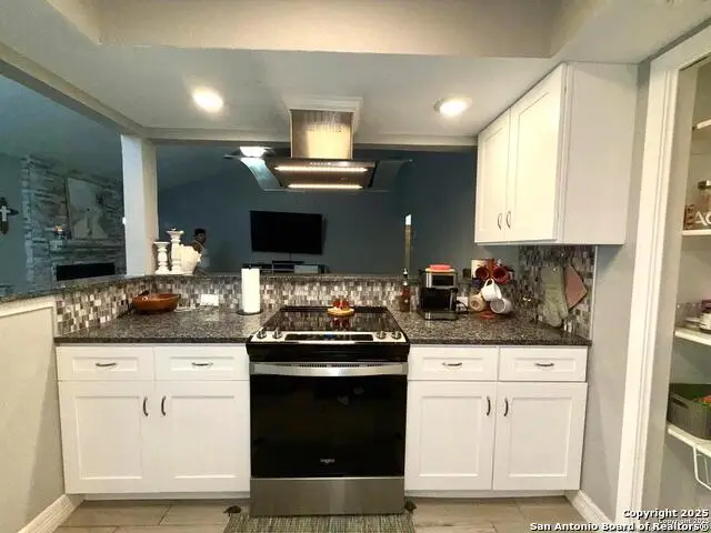 5810 Rue Bourbon, San Antonio, TX 78240 - Image #3