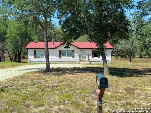 22819 Grand Spg, Elmendorf, TX 78112 - Image #2