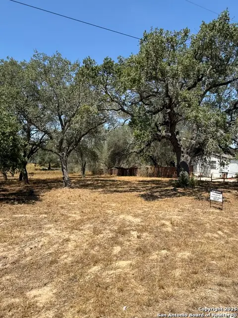 22815 Grand Spg, Elmendorf, TX 78112 - Image #2