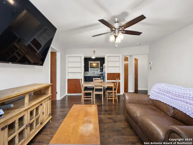 1407 6th, Floresville, TX 78114 - Image #2