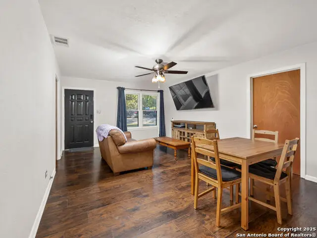 1407 6th, Floresville, TX 78114 - Image #3