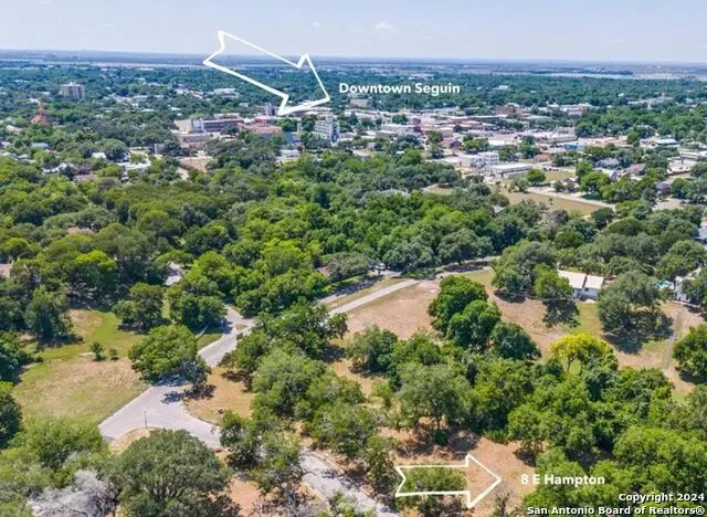8 E Hampton Dr, Seguin, TX 78155 - #1