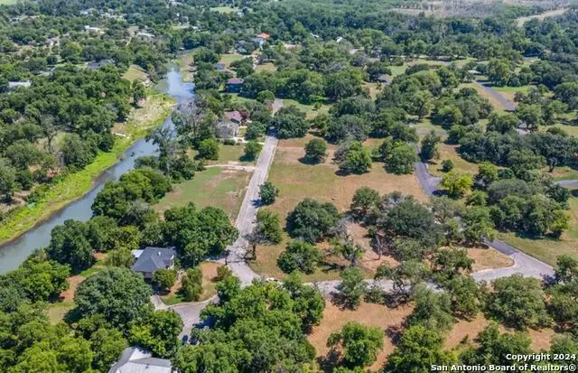 8 E Hampton Dr, Seguin, TX 78155 - #2