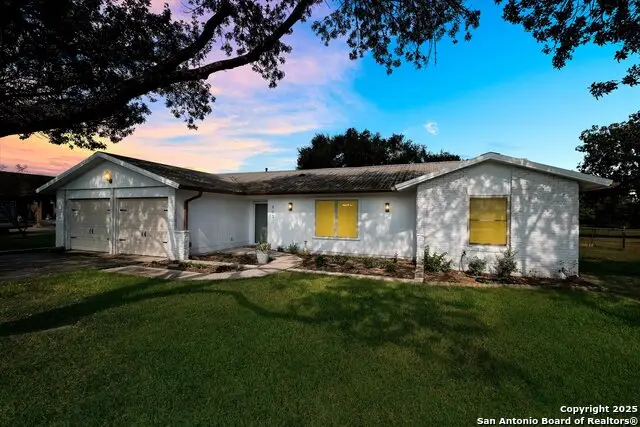 903 River Oak, Seguin, TX 78155 - #1