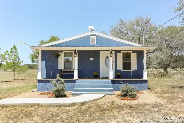 90 Clear Lake Loop, Poteet, TX 78065