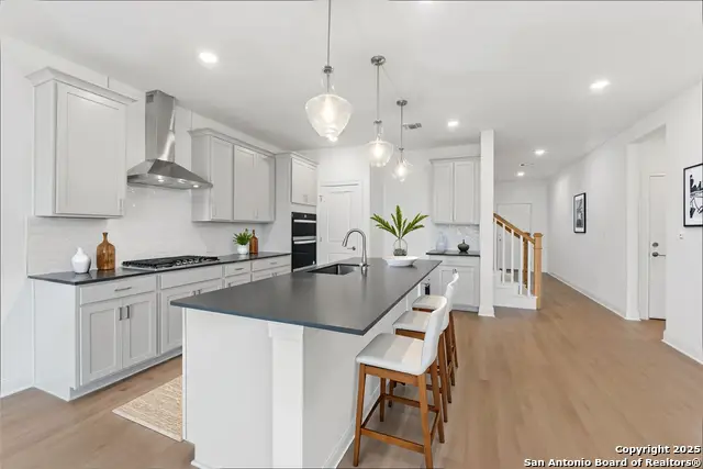 430 Nightingale Avenue, Marion, TX 78124 - #2