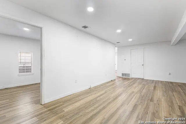 3537 S Laredo St, San Antonio, TX 78207 - Image #3