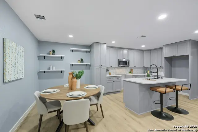 121 Andorra, Universal City, TX 78148 - Image #1