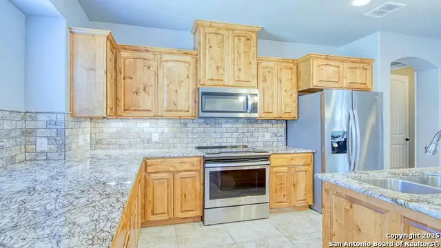 108 Parkcrest, Floresville, TX 78114 - Image #2