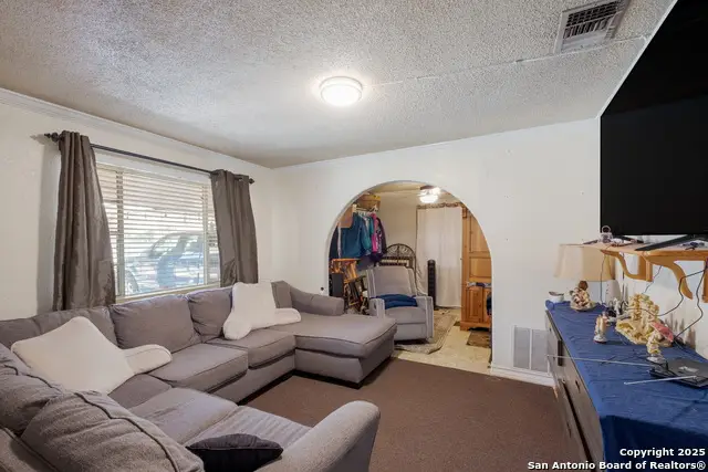 402 Chipinque, San Antonio, TX 78237 - Image #2