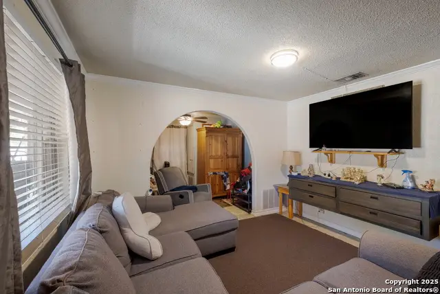 402 Chipinque, San Antonio, TX 78237 - Image #3