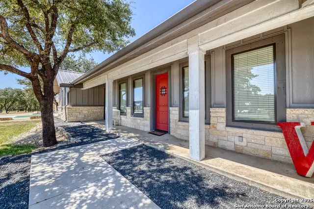 989 Mountain Valley Drive, Concan, TX 78838 - Image #3