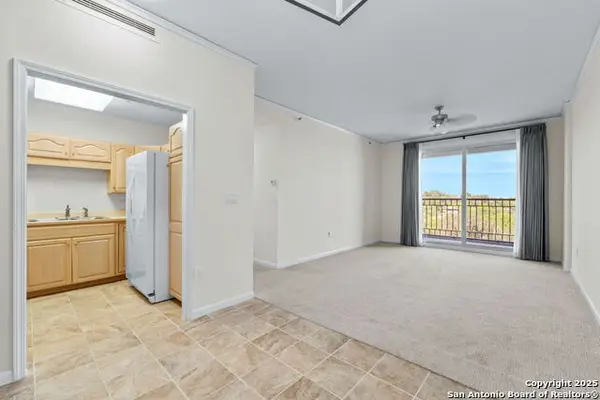 1 Towers Park Ln #402, San Antonio, TX 78209