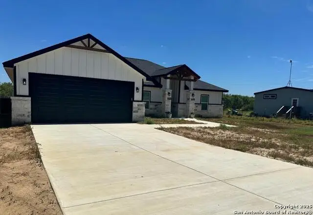 48 Grey Fox, Poteet, TX 78065 - Image #1