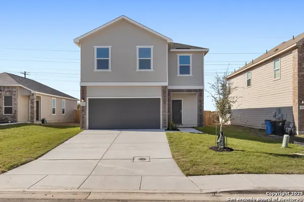 3909 Woodside Dr, Seguin, TX 78155