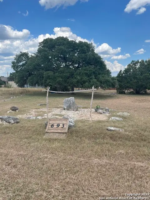 693 Pr 1514, Bandera, TX 78003