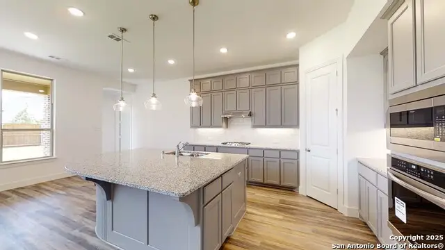 152 Lacey Oak, Castroville, TX 78009 - Image #3