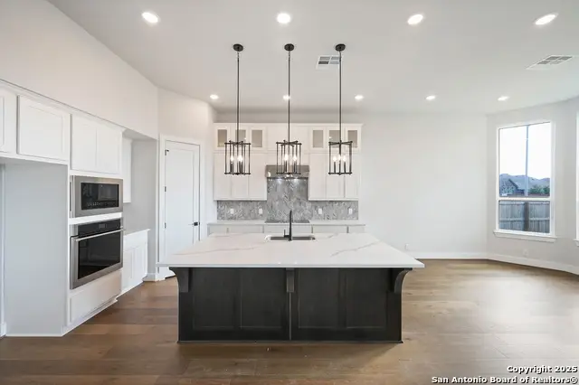 152 Post Oak, Castroville, TX 78009 - Image #2