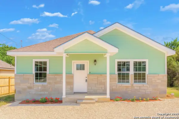 1734 Blueridge Dr, Canyon Lake, TX 78133