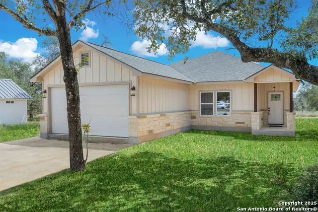 32 Trophy, Poteet, TX 78065 - Image #1