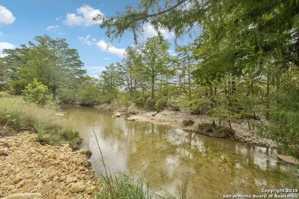 228 Rocky Creek Rd, Medina, TX 78055