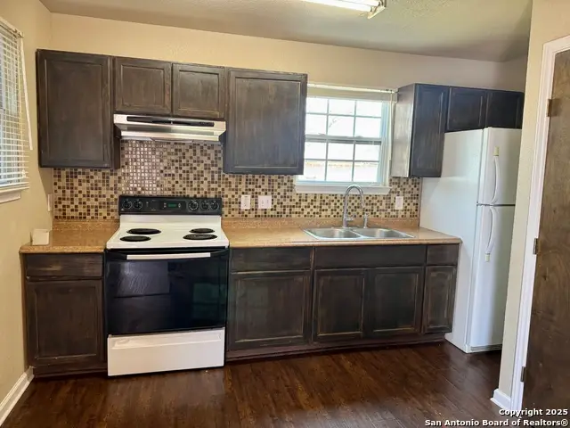 401 Dora, San Antonio, TX 78212 - Image #3