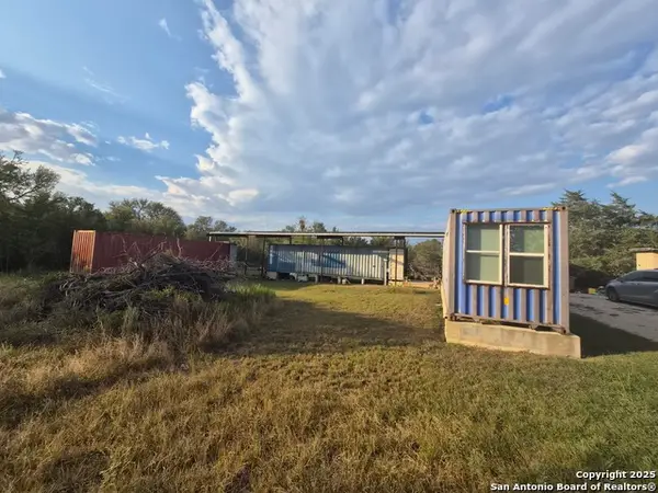 545 Spanish Oak Road, Dale, TX 78616