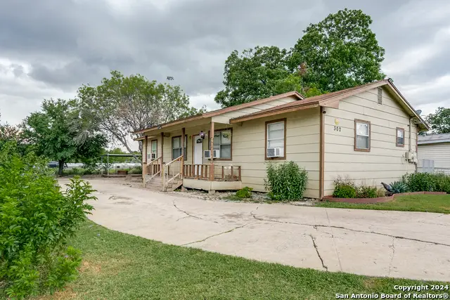 302 Guanajuato, San Antonio, TX 78237 - Image #1