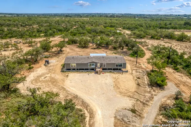 2469 County Road 124, Floresville, TX 78114 - Image #1