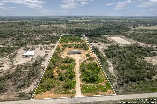 2469 County Road 124, Floresville, TX 78114 - Image #2