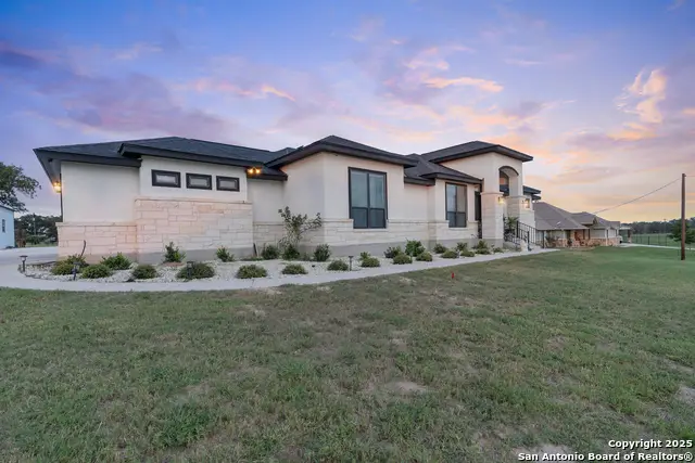 300 Abrego Lake, Floresville, TX 78114 - Image #2