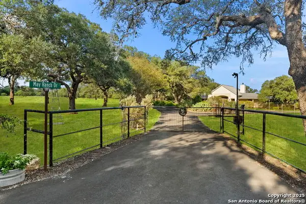 22050 Hanging Oak, San Antonio, TX 78266