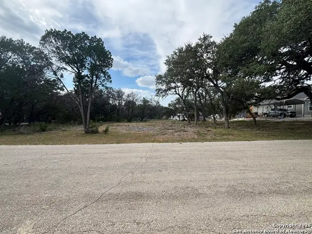 517 Flatrock, Canyon Lake, TX 78133 - Image #2