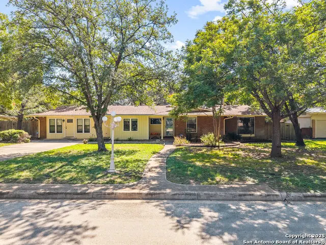 118 William Classen, Hollywood Park, TX 78232 - Image #1