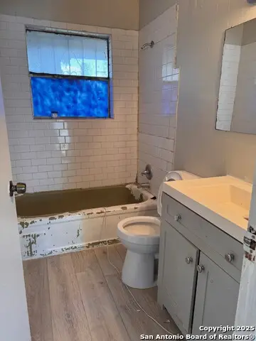 1702 Madrid, San Antonio, TX 78237 - Image #2
