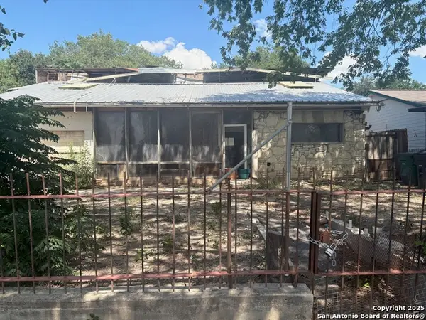 5347 La Cresenta St, San Antonio, TX 78228