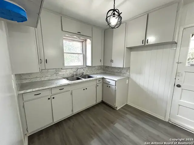 1506 N Avenue E, Beeville, TX 78102 - Image #2