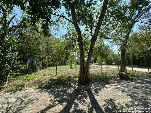 1910 Lennon, San Antonio, TX 78223 - Image #2