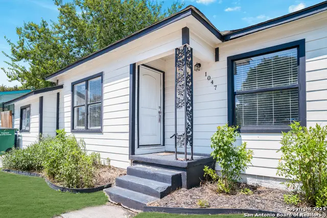 1047 Poinsettia, San Antonio, TX 78202 - Image #2