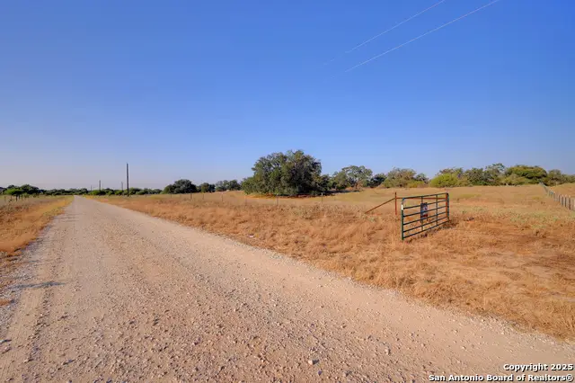 353 Pr Dax, Pleasanton, TX 78064 - Image #1
