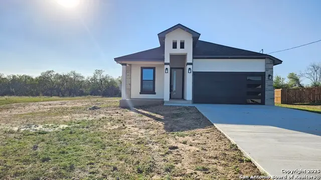 16123 Vaquero Dr, Atascosa, TX 78002 - Image #2