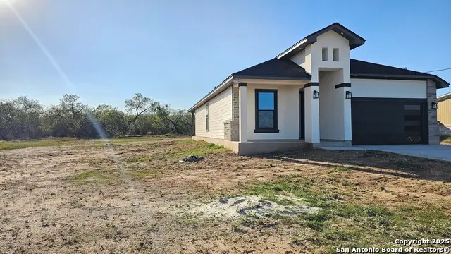 16123 Vaquero Dr, Atascosa, TX 78002 - Image #3