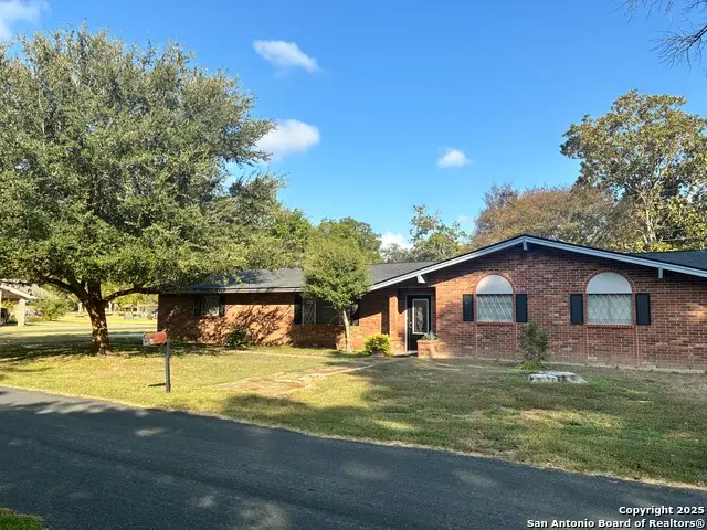 114 Nueces, Seguin, TX 78155 - #2