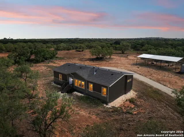 961 County Road 327, Pleasanton, TX 78064 - Image #1