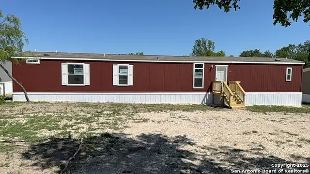 224 Forest Creek, Devine, TX 78016 - Image #2