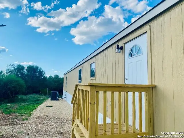 698 Forest Creek, Devine, TX 78016 - Image #2