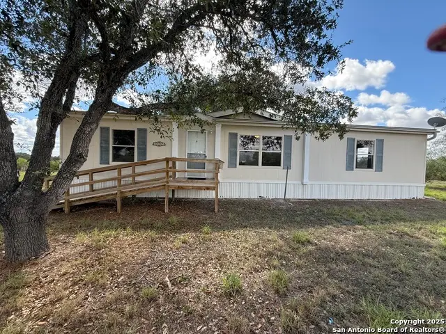 7585 County Road 342, Kenedy, TX 78119 - Image #3